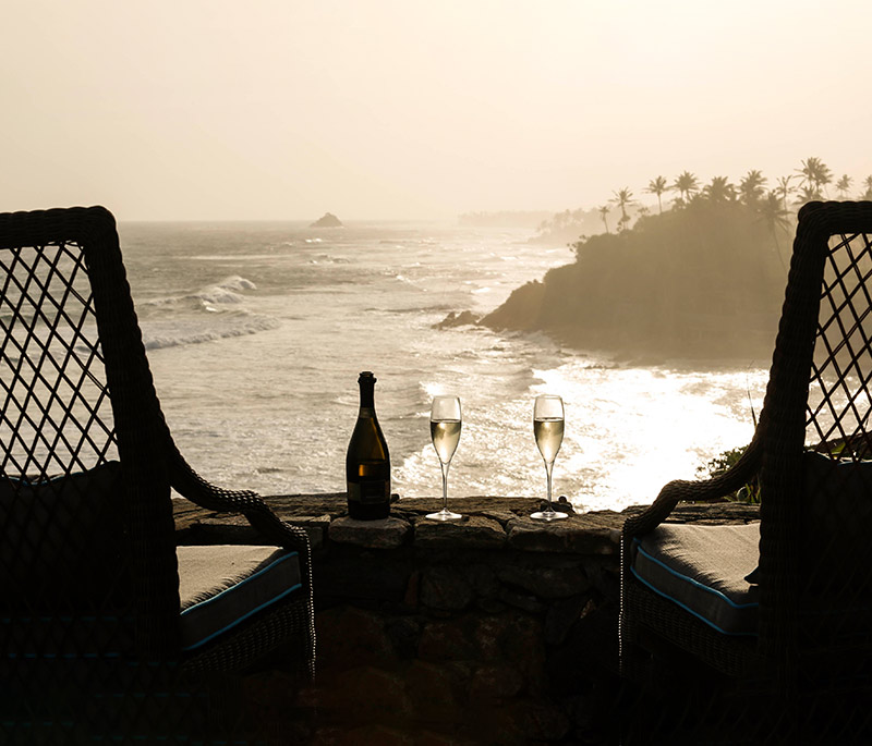 http://legacy.resplendentceylon.com/capeweligama/wp-content/uploads/sites/5/2022/01/Cliff-Edge-Dining-800x685-2.jpg